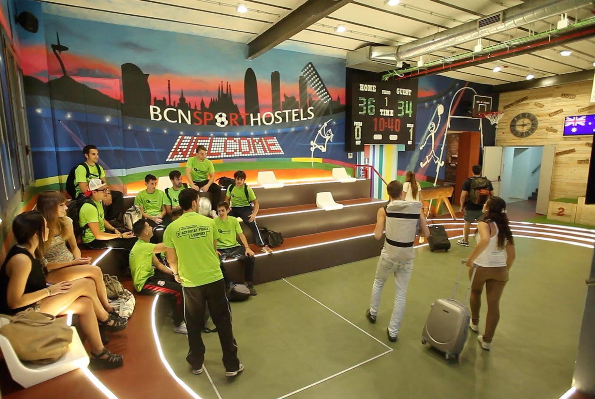 Bcnsporthostels Barcelona Exterior photo
